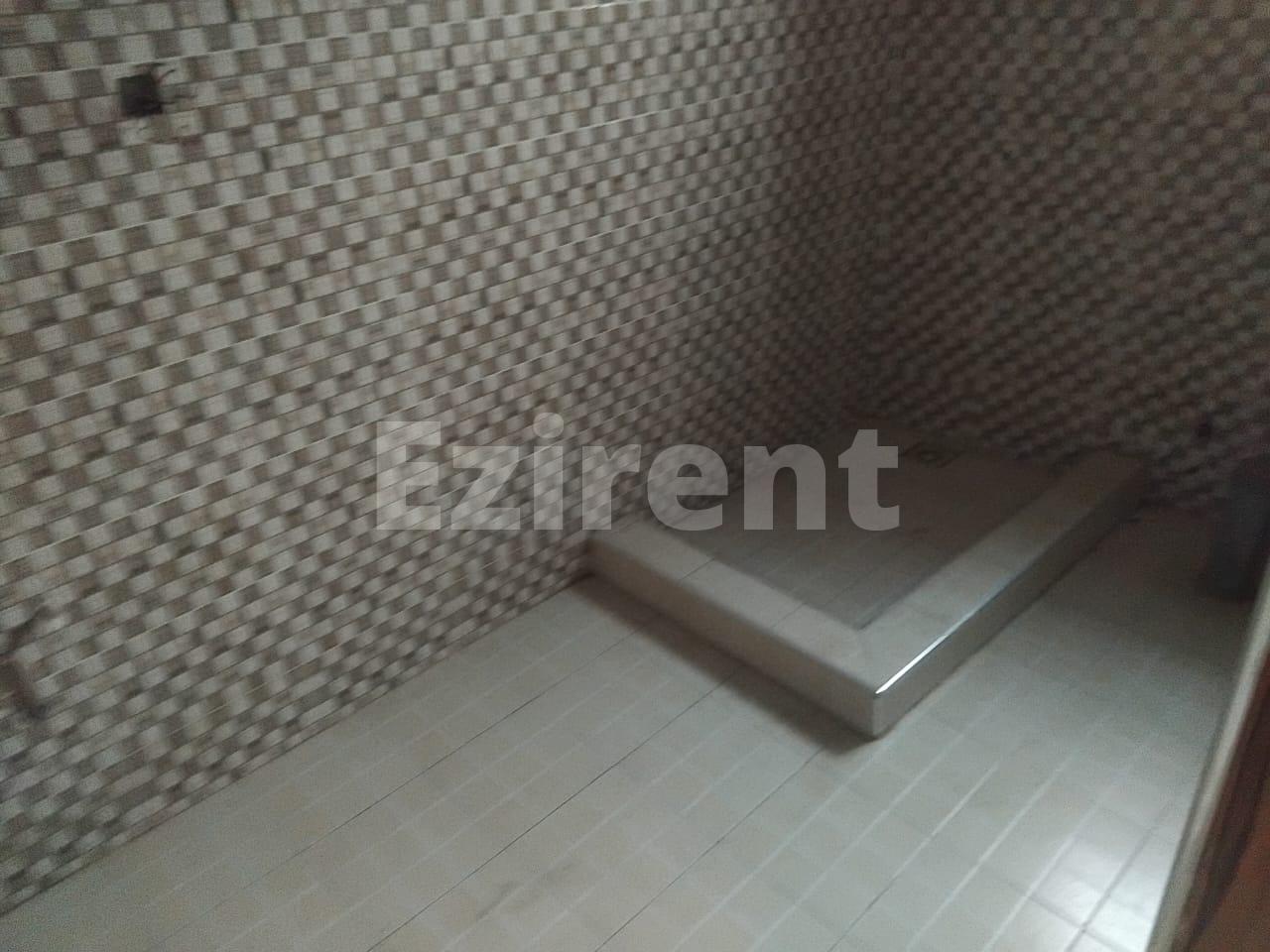 5 Bedroom Apartment eith very spacious Hall and Kitchen. Big Car park. - 9